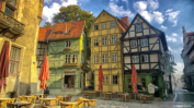 Ein Café in sieben Häusern